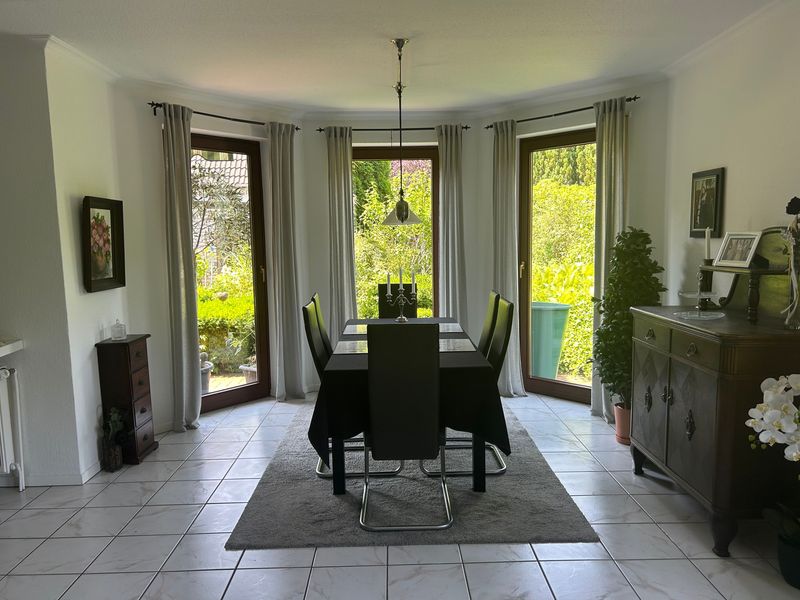 Wohnen wie im eigenen Haus – 125 m² Erdgeschosswohnung mit Garten, Terrasse & Garage